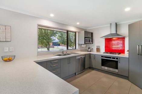 Photo of property in 47 Geneva Terrace, Kelvin Grove, Palmerston North, 4414