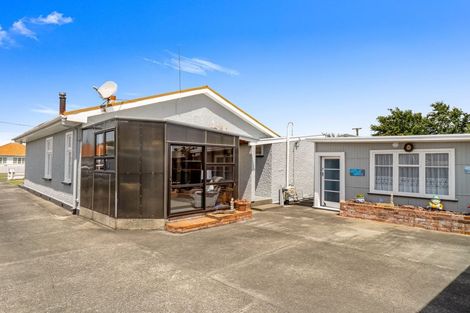 Photo of property in 1 Gunn Street, Gonville, Whanganui, 4501