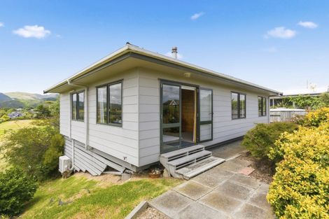 Photo of property in 130 Renown Road, Raumati South, Paraparaumu, 5032
