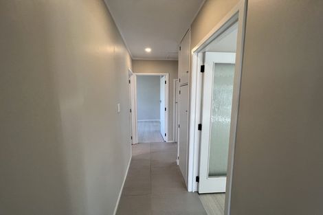 Photo of property in 2/52 Bentley Avenue, Glenfield, Auckland, 0629