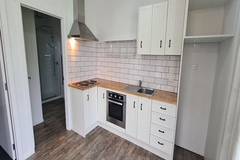 Photo of property in 23 Hobbs Road, Matakatia, Whangaparaoa, 0930