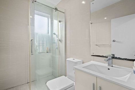Photo of property in 1/221 Onewa Road, Birkenhead, Auckland, 0626