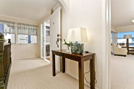 Photo of property in 96 Pupuke Road, Hillcrest, Auckland, 0627