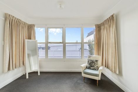 Photo of property in 210 Courtenay Street, New Plymouth, 4312