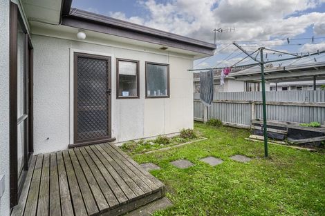 Photo of property in 2/708 Terrace Road, Parkvale, Hastings, 4122