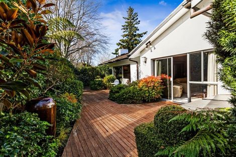 Photo of property in 6 Golf Road, Heretaunga, Upper Hutt, 5018