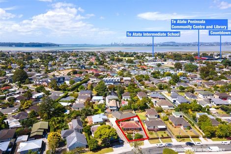 Photo of property in 54 Neil Avenue, Te Atatu Peninsula, Auckland, 0610