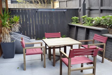 Photo of property in 14 Hamblyn Street, Strandon, New Plymouth, 4312