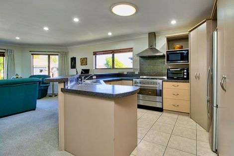 Photo of property in 31 Fairview Place, Havelock North, 4130