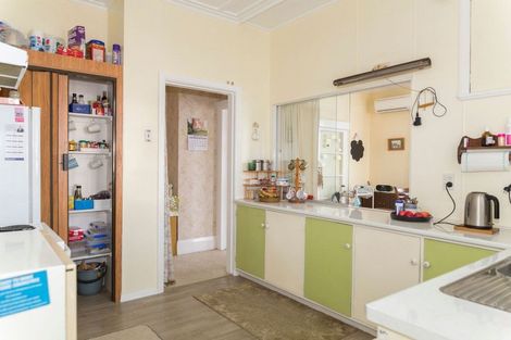 Photo of property in 52 Barraud Street, Dannevirke, 4930