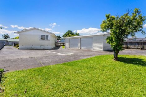 Photo of property in 22 President Avenue, Papakura, 2110