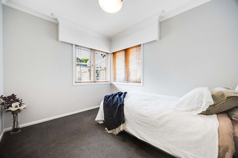 Photo of property in 16 Paton Avenue, Te Atatu South, Auckland, 0610