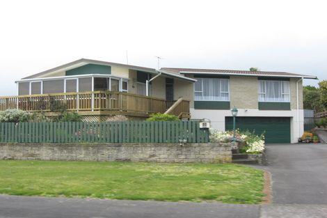 Photo of property in 18 Mace Terrace, Oakura, 4314