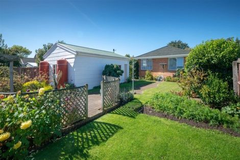 Photo of property in 27 Yardley Street, Avonhead, Christchurch, 8042