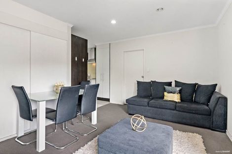 Photo of property in 2/16 Green Lane East, Remuera, Auckland, 1050