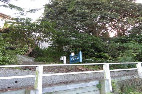 Photo of property in 82 Kelburn Parade, Kelburn, Wellington, 6012