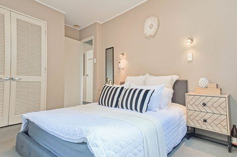 Photo of property in 22b Hillside Drive, Maoribank, Upper Hutt, 5018