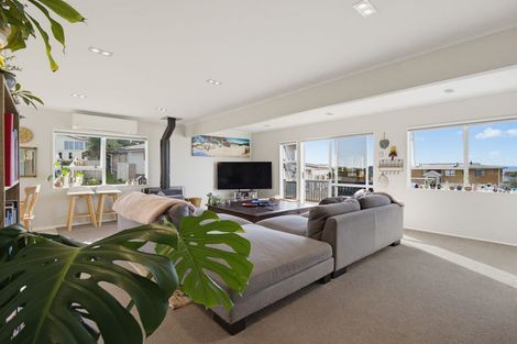Photo of property in 3 Awatere Place, Snells Beach, 0920