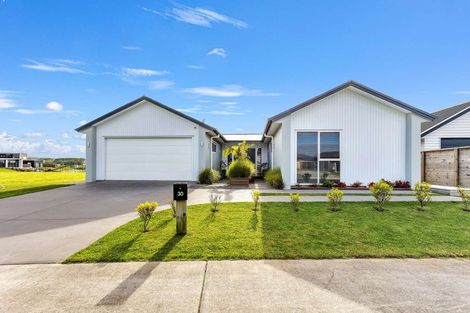 Photo of property in 30 Ngaroma Crescent, Whitianga, 3510