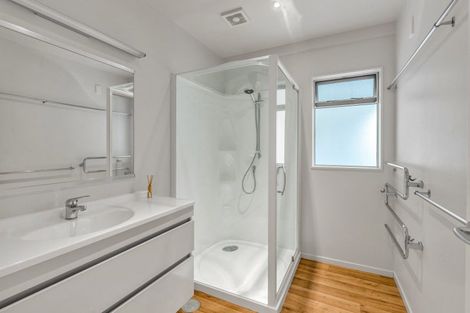 Photo of property in 47 Pohutukawa Avenue, Shelly Park, Auckland, 2014