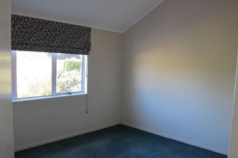 Photo of property in 2/50 Chartwell Avenue, Glenfield, Auckland, 0629
