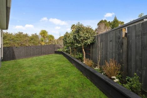 Photo of property in 2 Buisson Glade, West Harbour, Auckland, 0618