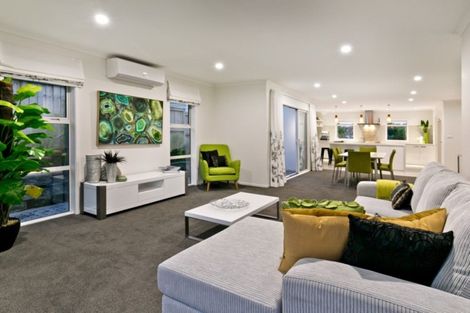 Photo of property in 5 Tuatini Place, Long Bay, Auckland, 0630