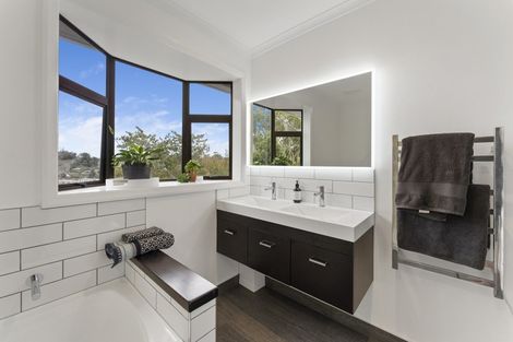 Photo of property in 70 Tarahua Road, Welbourn, New Plymouth, 4310