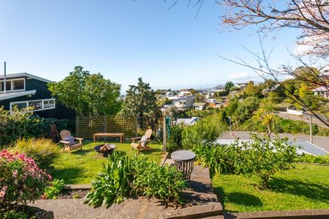 Photo of property in 16 Spencer Road, Hospital Hill, Napier, 4110