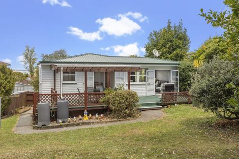 Photo of property in 38 Chatsworth Crescent, Pakuranga Heights, Auckland, 2010