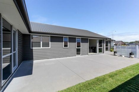 Photo of property in 1 Ryder Drive, Waiwhakaiho, New Plymouth, 4312