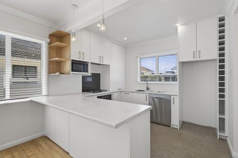 Photo of property in 25 Waimea Street, Westown, New Plymouth, 4310