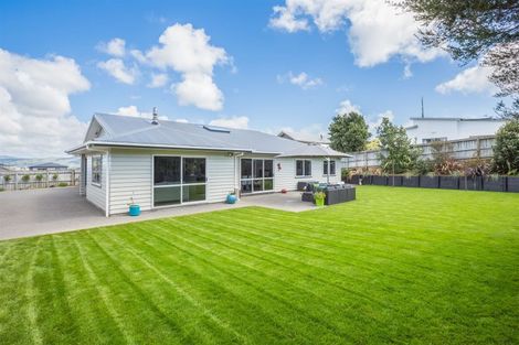 Photo of property in 7 Nelson Avenue, Aotea, Porirua, 5024