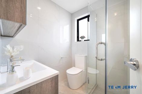 Photo of property in 63 Whare Kauri Road, Papakura, 2110