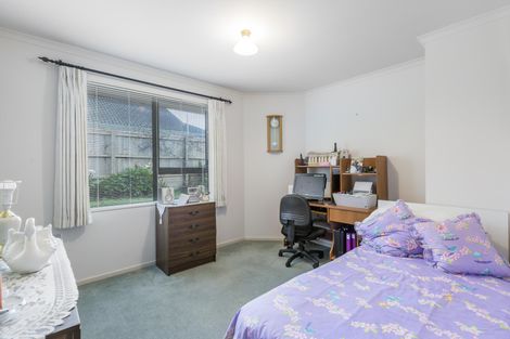 Photo of property in 69 Lothian Brae, Wattle Downs, Auckland, 2103