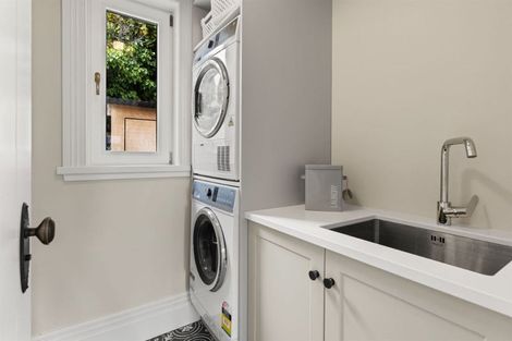 Photo of property in 156 Hackthorne Road, Cashmere, Christchurch, 8022