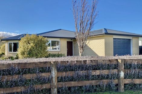 Photo of property in 4 Tararua Crescent, Carterton, 5713