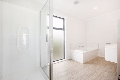 Photo of property in 21 Koreke Close, Kenepuru, Porirua, 5022