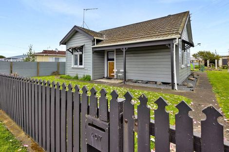 Photo of property in 407 Waihi Road, Normanby, Hawera, 4614