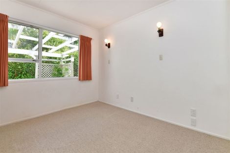 Photo of property in 22a Tindalls Bay Road, Tindalls Beach, Whangaparaoa, 0930