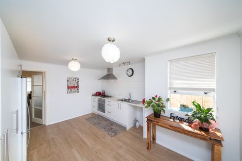 Photo of property in 402 Featherston Street, Palmerston North, 4414