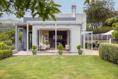 Photo of property in 18 Smith Street, Akaroa, 7520