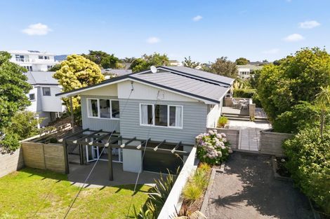 Photo of property in 7 Whyte Street, Paraparaumu Beach, Paraparaumu, 5032