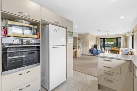 Photo of property in Waimanu Bay Village, 17/1 Piriti Drive, Te Atatu Peninsula, Auckland, 0610