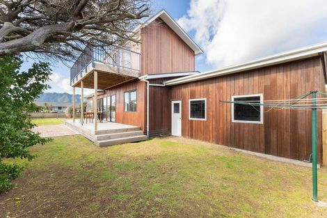 Photo of property in 26 Reeves Street, Waikanae Beach, Waikanae, 5036