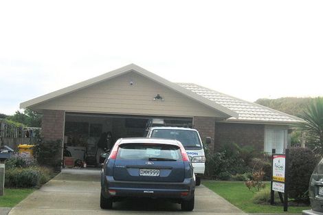 Photo of property in 93 Makarini Street, Paraparaumu, 5032