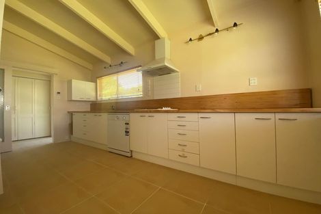 Photo of property in 165 Te Moana Road, Waikanae, 5036