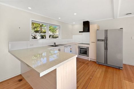 Photo of property in 832 Whangaparaoa Road, Manly, Whangaparaoa, 0930