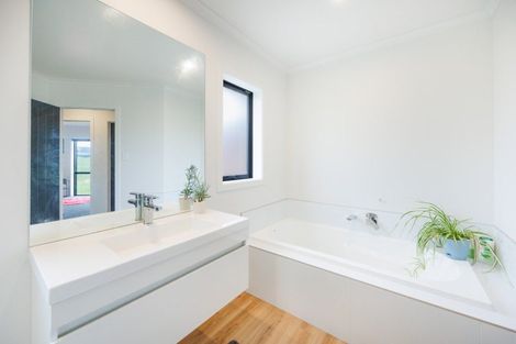 Photo of property in 172 Kingsdale Park Drive, Aokautere, Palmerston North, 4471