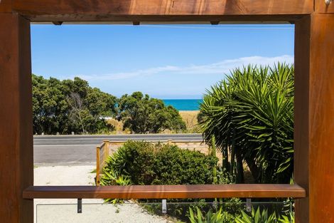 Photo of property in 57 Moana Road, Okitu, Gisborne, 4010